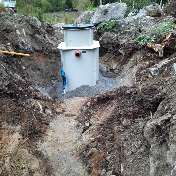 VARIOcomp installation – tanken placeras i gropen